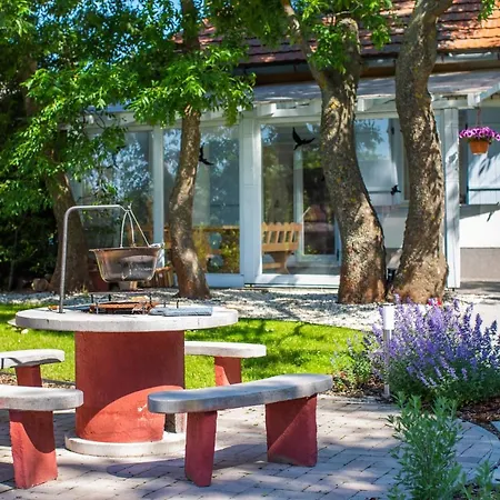 Boroka Apartmanhaz * Harskut