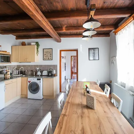 Boroka Apartmanhaz 아파트 Harskut