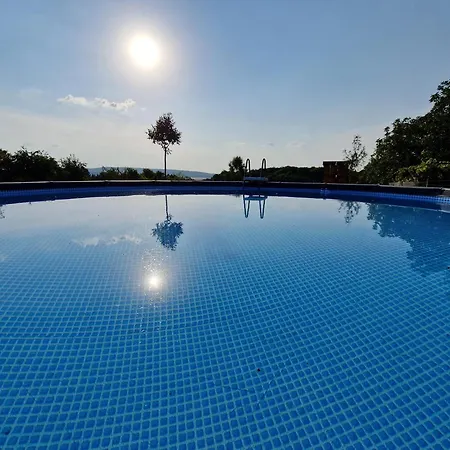 Apartment Boroka Apartmanhaz *
